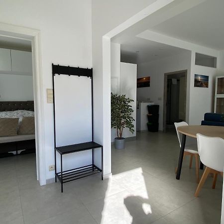 1-E Superbe Appartement Lumineux 샤를루아 외부 사진