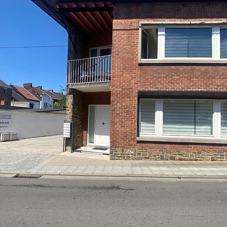 1-E Superbe Appartement Lumineux 샤를루아 외부 사진
