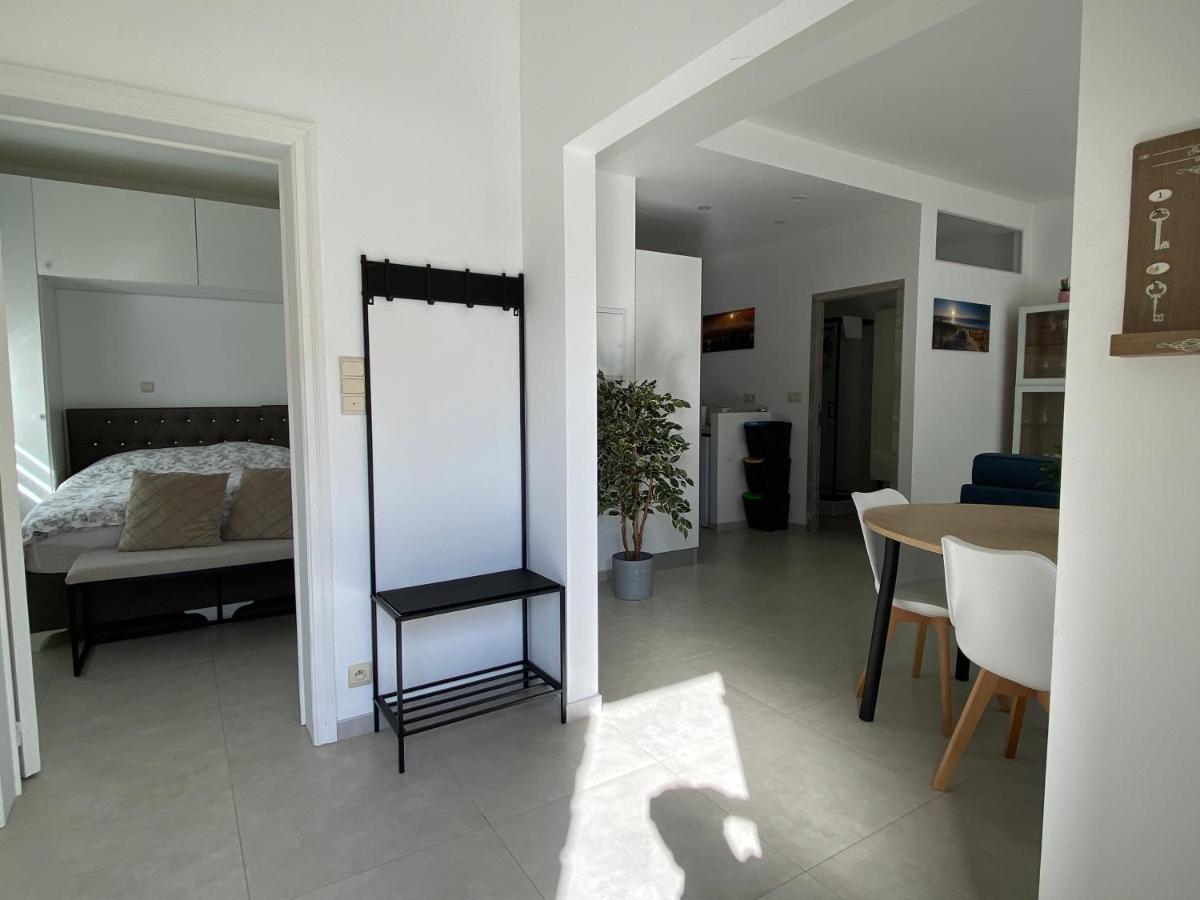 1-E Superbe Appartement Lumineux 샤를루아 외부 사진