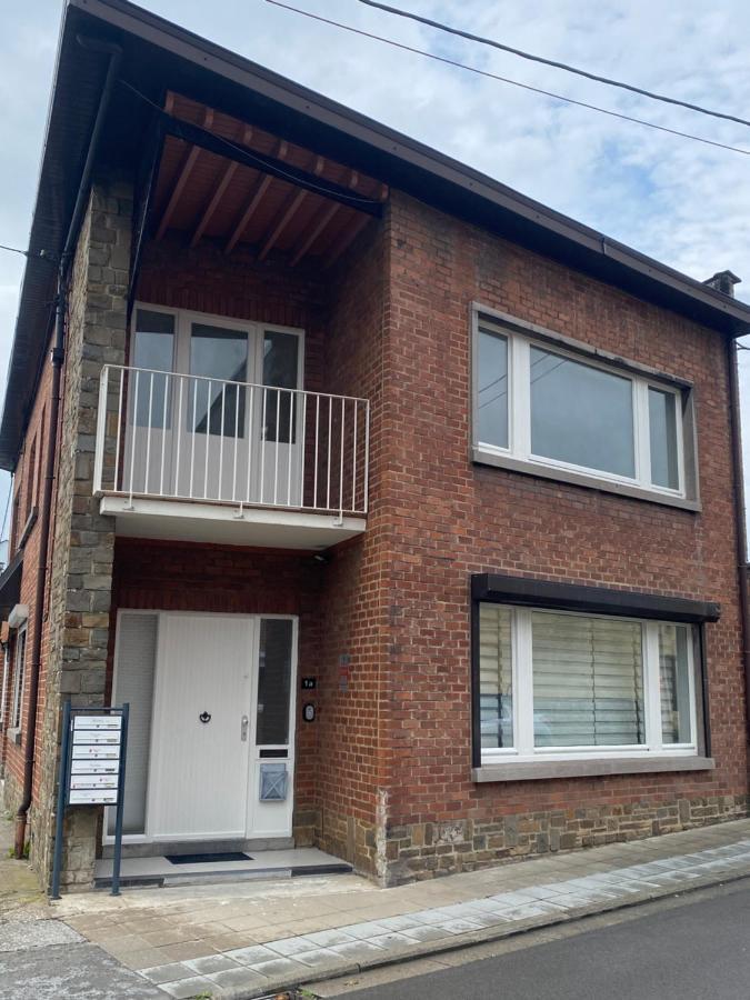 1-E Superbe Appartement Lumineux 샤를루아 외부 사진