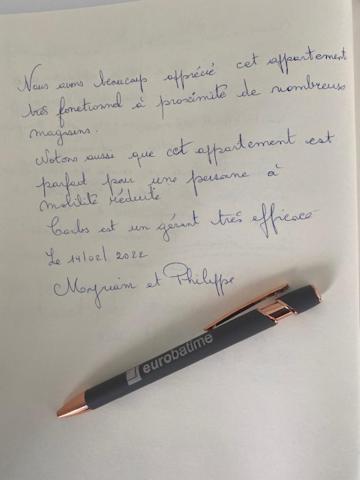 1-E Superbe Appartement Lumineux 샤를루아 외부 사진